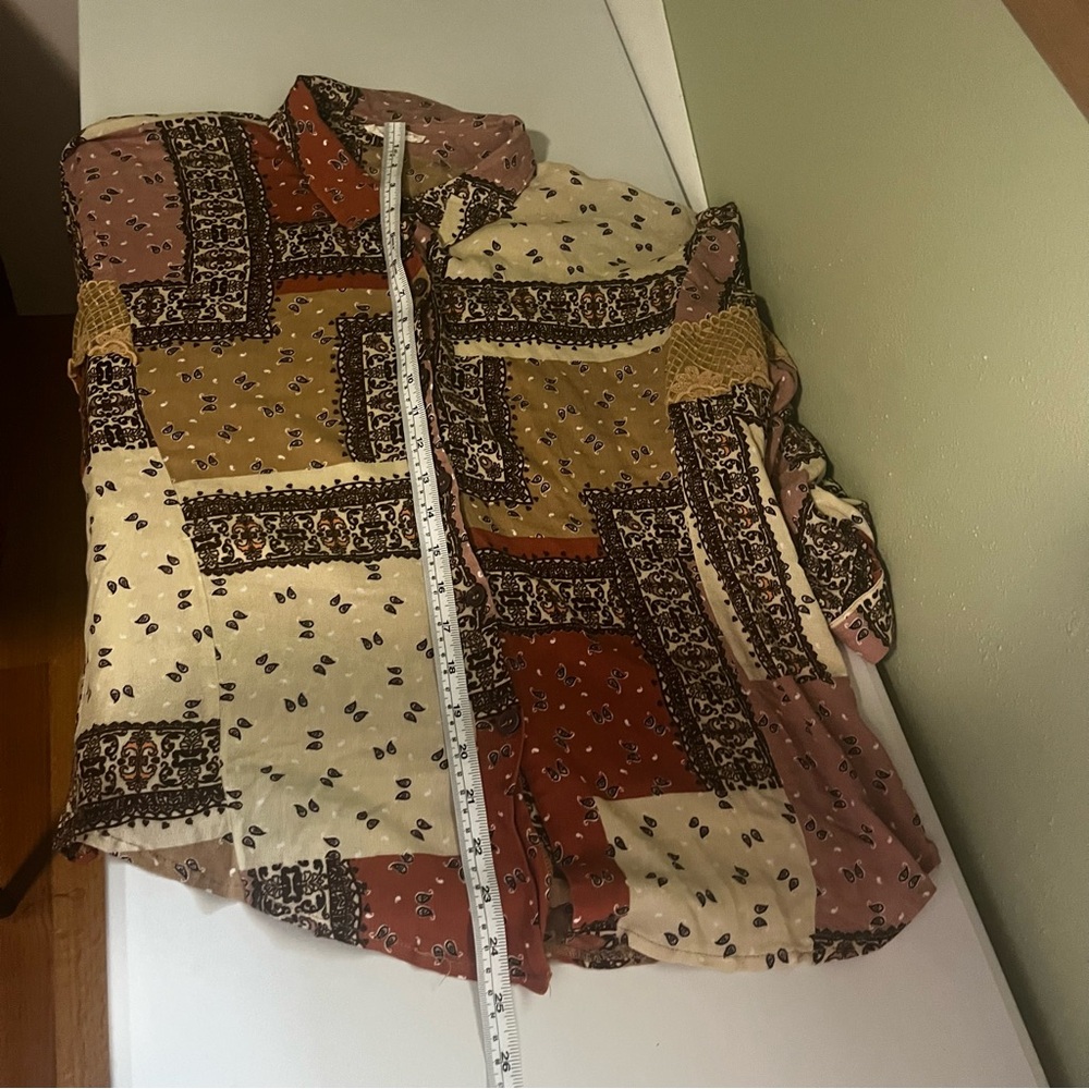 Mystree button down patchwork blouse - Picture 7 of 7